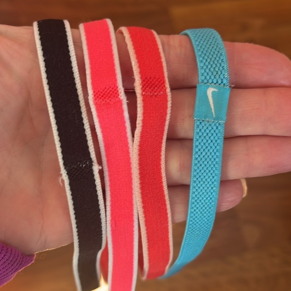 4 like new condition under Armour/Nike athletic headbands - Picture 4 of 6